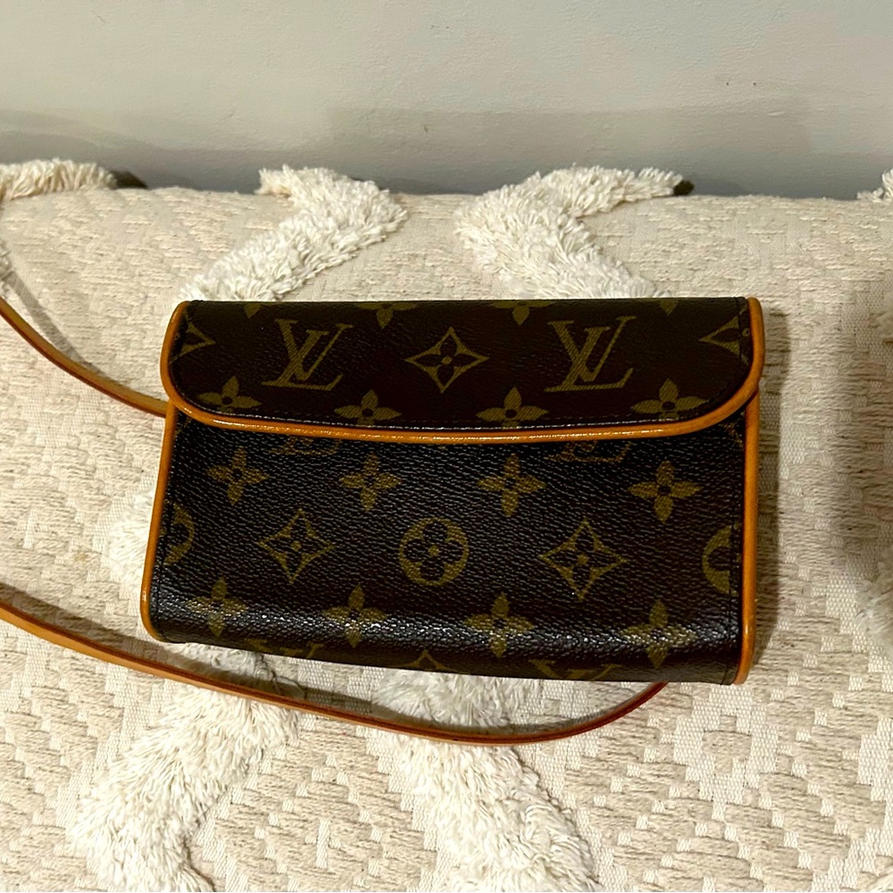 Authentic Louis Vuitton Pochette Florantine